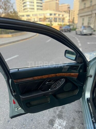 BMW 528 1999, 200,700 km - 2.8 l - Bakı