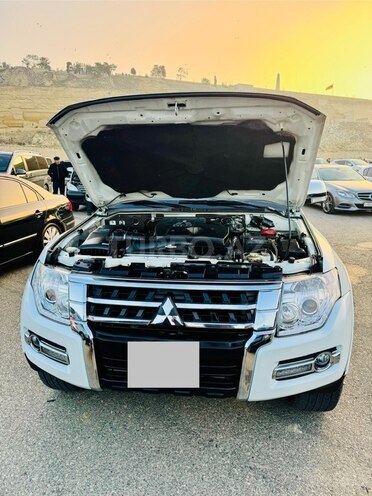 Mitsubishi Pajero 2007, 218,000 km - 3.2 l - Bakı