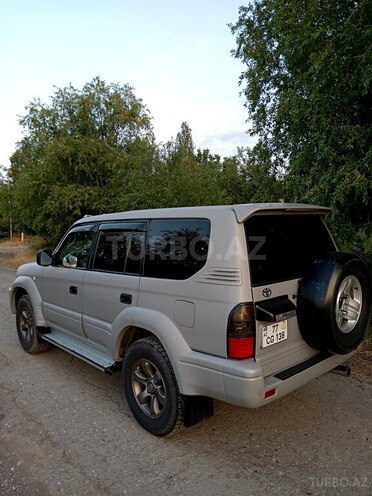 Toyota Land Cruiser Prado-8