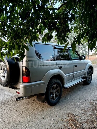 Toyota Land Cruiser Prado-9