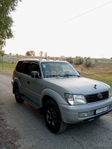 Toyota Land Cruiser Prado-4