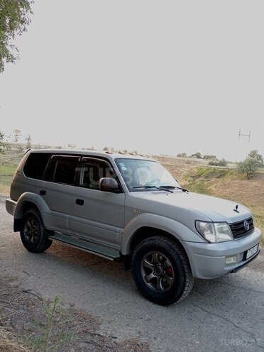 Toyota Land Cruiser Prado-6