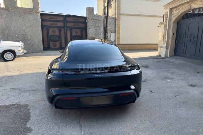 Porsche Taycan-2