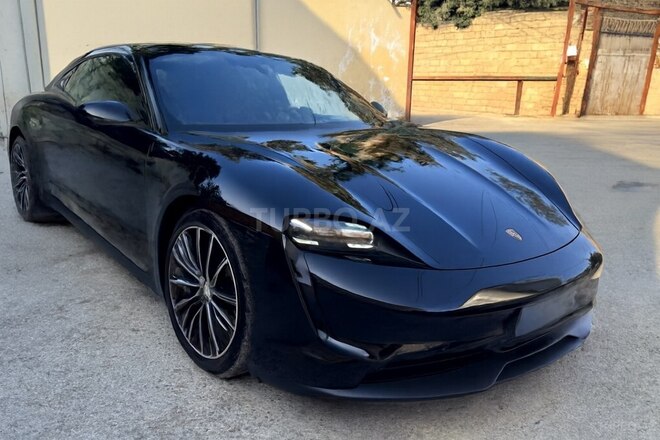 Porsche Taycan-5