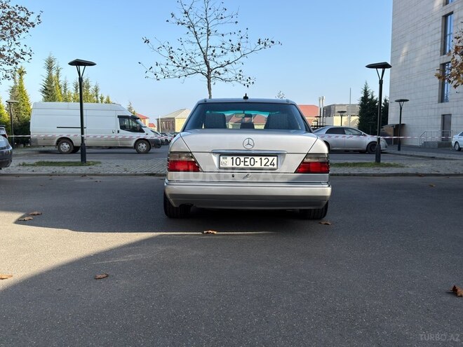 Mercedes 200 E-2