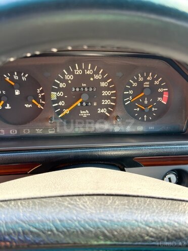 Mercedes 200 E-12