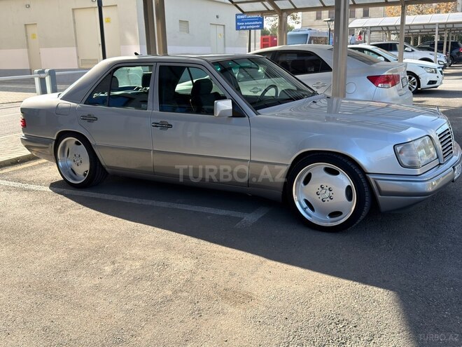 Mercedes 200 E-9