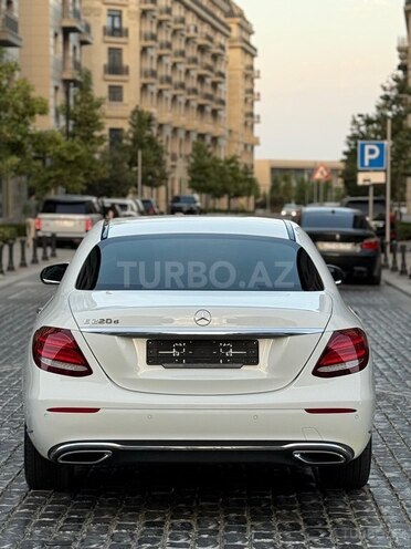 Mercedes E 220 d 2019, 114,000 km - 2.0 l - Bakı