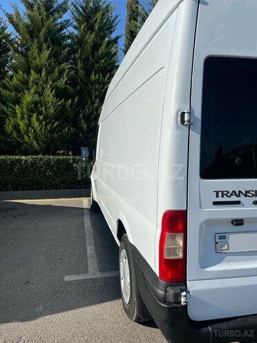 Ford Transit-7