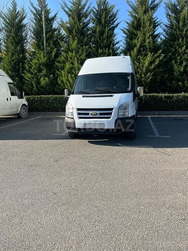 Ford Transit-2