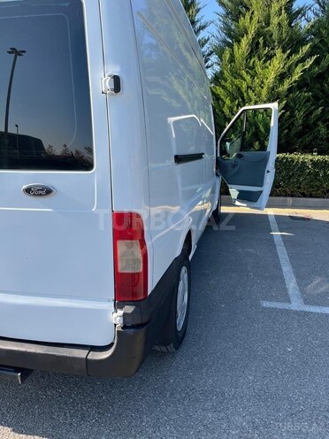 Ford Transit-8