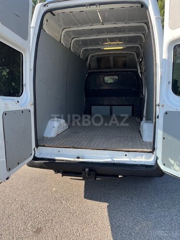 Ford Transit-9