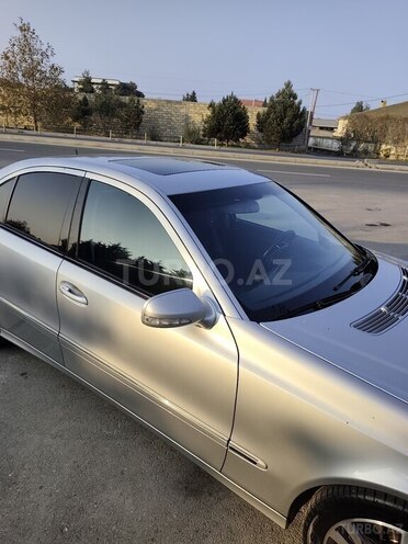 Mercedes E 240 2004, 370,000 km - 2.6 l - Bakı