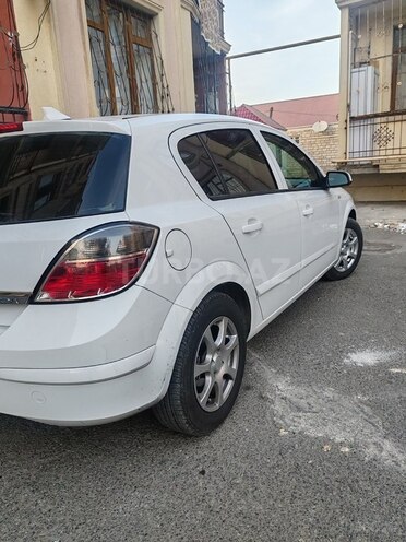 Opel Astra 2009, 194,000 km - 1.4 l - Qazax