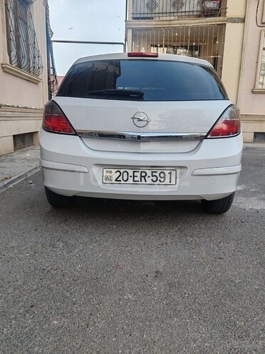 Opel Astra 2009, 194,000 km - 1.4 l - Qazax