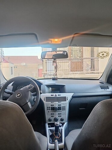 Opel Astra 2009, 194,000 km - 1.4 l - Qazax
