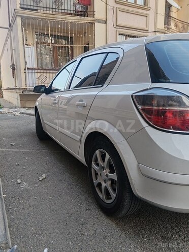 Opel Astra 2009, 194,000 km - 1.4 l - Qazax
