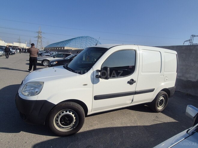 Fiat Doblo 2010, 248,244 km - 1.3 l - Bakı