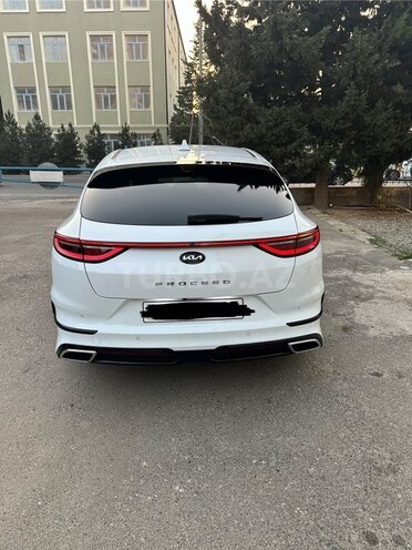 Kia ProCeed-4