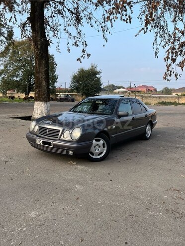 Mercedes E 230 1997, 380,000 km - 2.3 l - Masallı