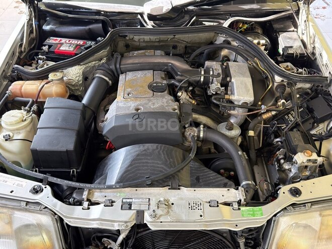 Mercedes 200 E-14