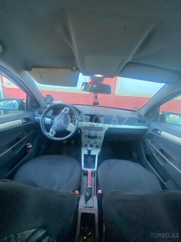 Opel Astra 2007, 204,000 km - 1.4 l - Quba