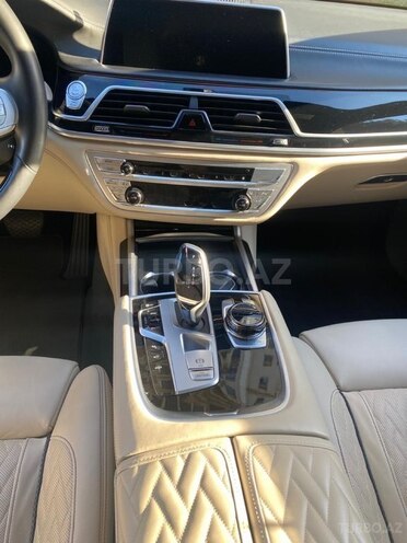 BMW 750 2019, 42,000 km - 4.4 l - Bakı