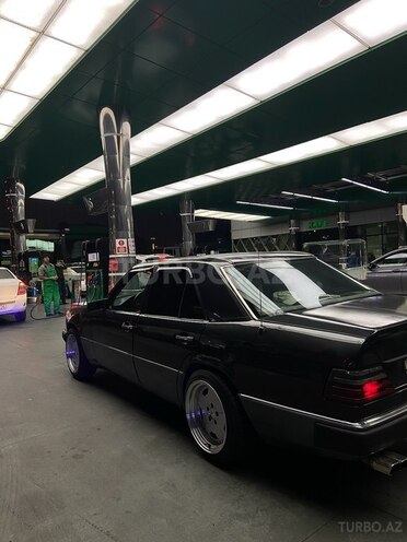 Mercedes 220 E 1990, 225,000 km - 2.2 л - Bakı