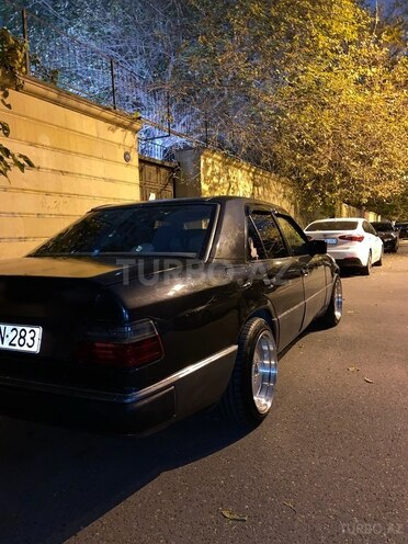 Mercedes 220 E 1990, 225,000 km - 2.2 л - Bakı