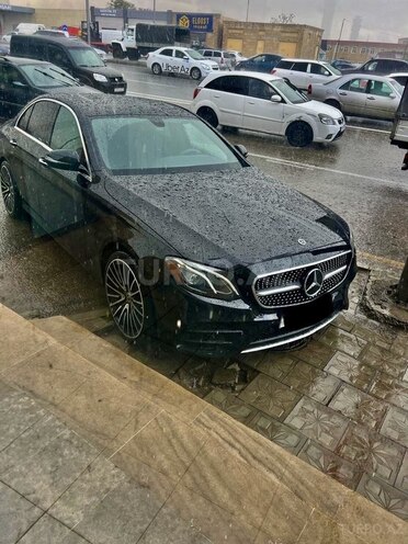 Mercedes E 300 4MATIC 2018, 140,000 km - 2.0 л - Bakı