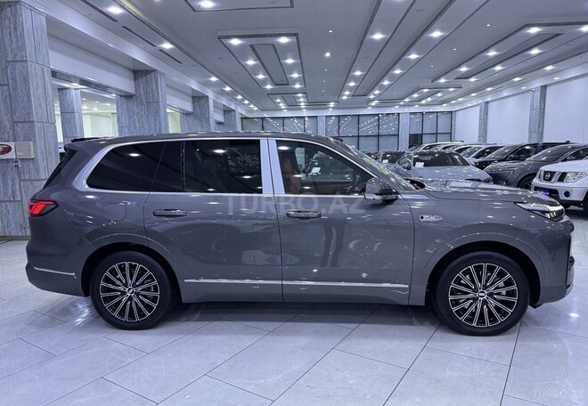Geely Galaxy M9-4