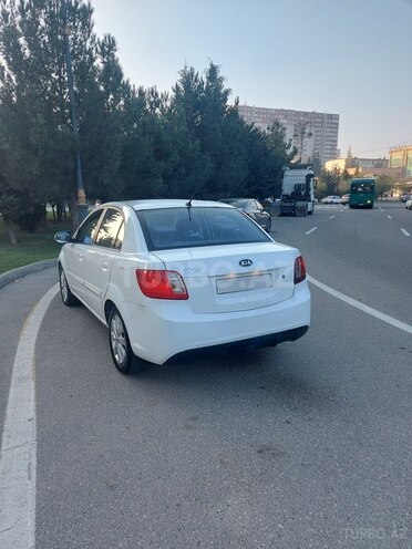 Kia Rio 2011, 225,000 km - 1.4 л - Bakı