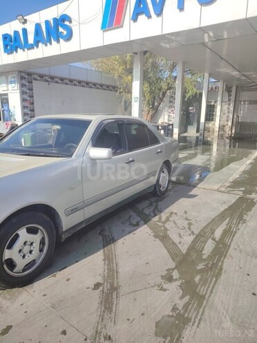Mercedes E 230 1996, 485,000 km - 2.3 l - Bakı