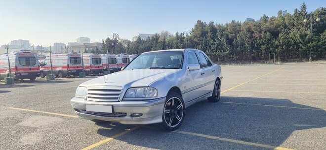 Mercedes C 240 1998, 302,000 km - 2.4 л - Bakı