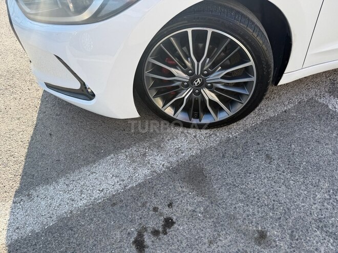 Hyundai Avante 2015, 255,000 km - 1.6 л - Bakı