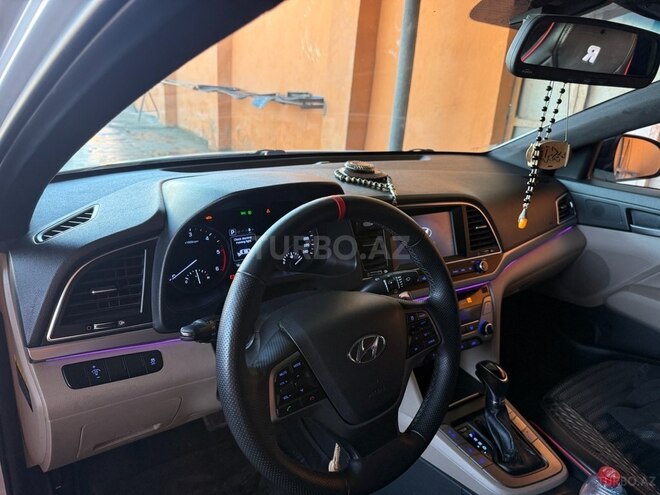 Hyundai Avante 2015, 255,000 km - 1.6 л - Bakı