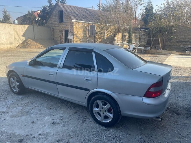 Opel Vectra 1998, 194,200 km - 1.8 l - Füzuli