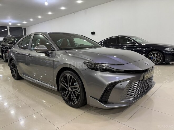 Toyota Camry-5