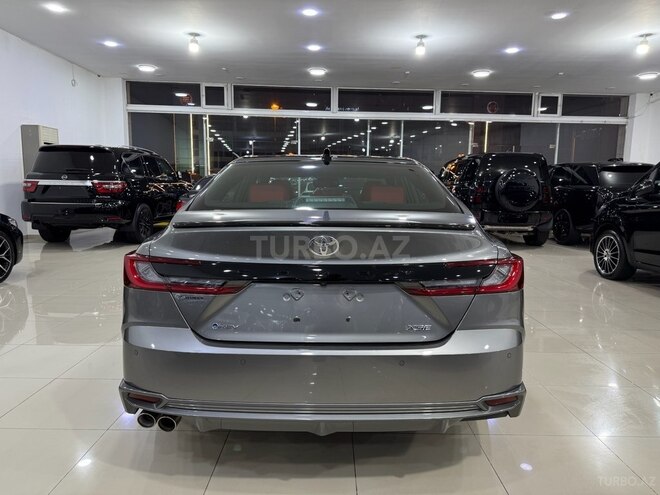 Toyota Camry-13
