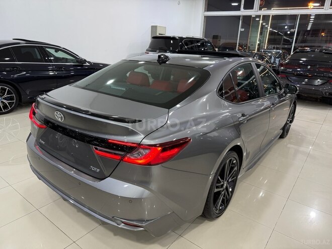 Toyota Camry-18