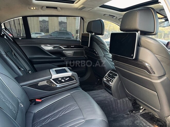 BMW 730-19