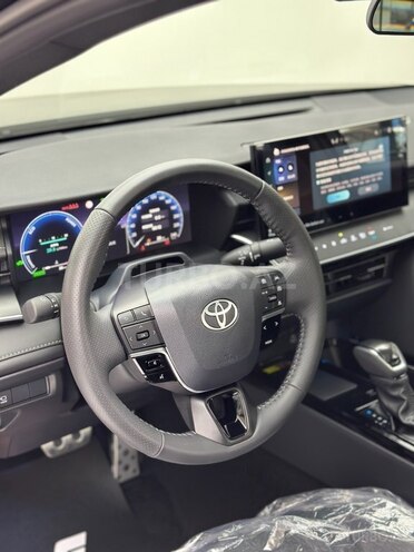 Toyota Camry-15