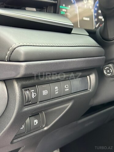 Toyota Camry-16