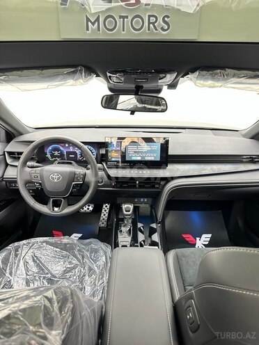 Toyota Camry-12