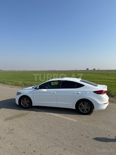 Hyundai Elantra 2017, 124,000 km - 2.0 l - Samux