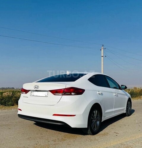 Hyundai Elantra 2017, 124,000 km - 2.0 l - Samux
