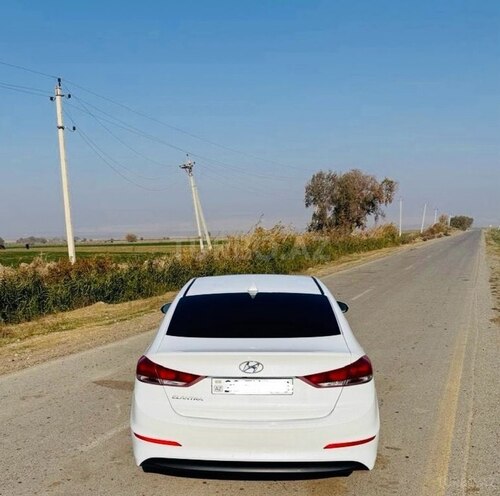 Hyundai Elantra 2017, 124,000 km - 2.0 l - Samux