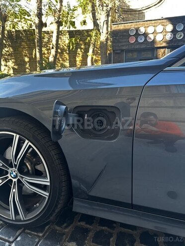 BMW 330e-8