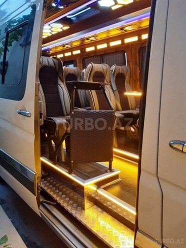Mercedes Sprinter 318 2017, 335,000 km - 3.0 l - Bakı
