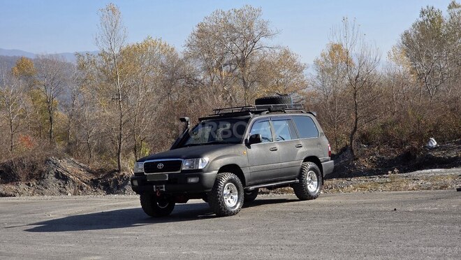 Toyota Land Cruiser-6